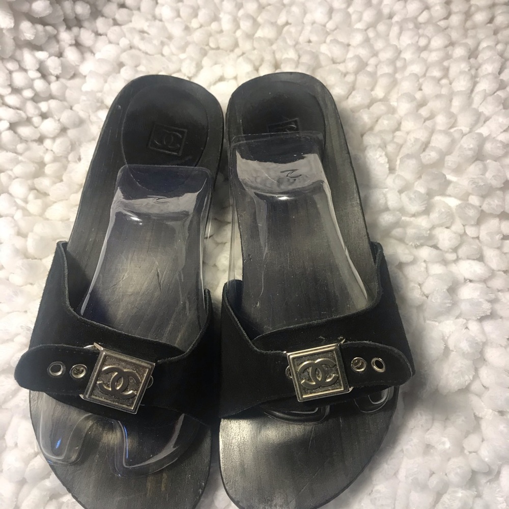 CHANEL CC Log Vintage Clogs